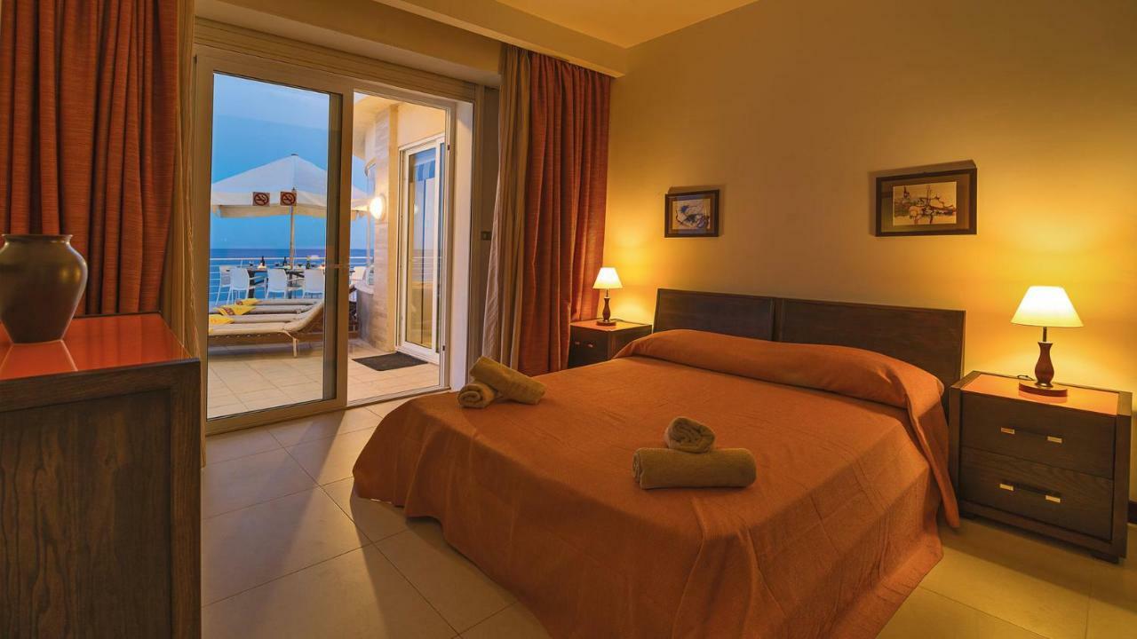 Villa Watersedge Marsaskala Eksteriør billede
